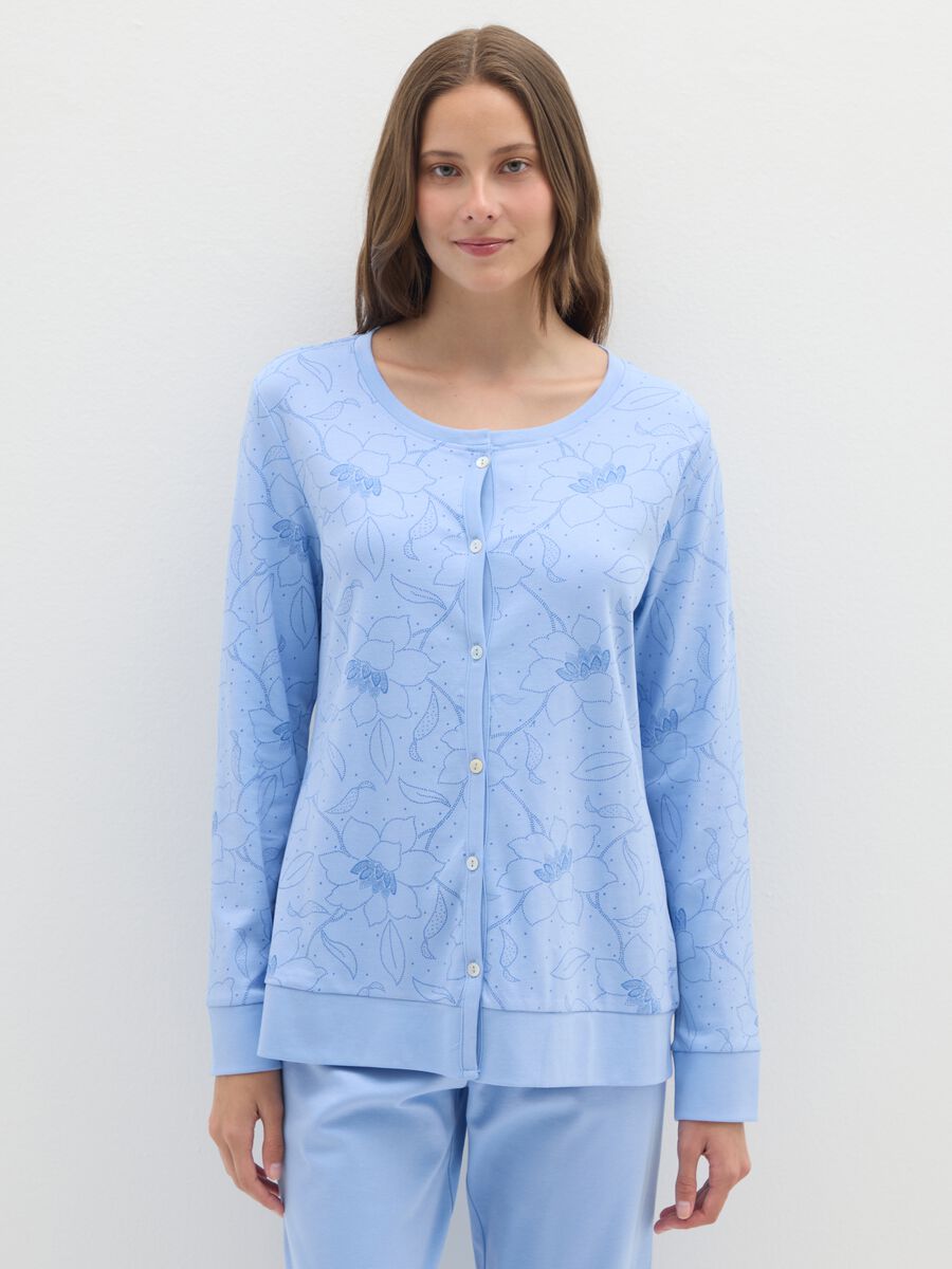 Blue cotton pyjamas with floral print_1