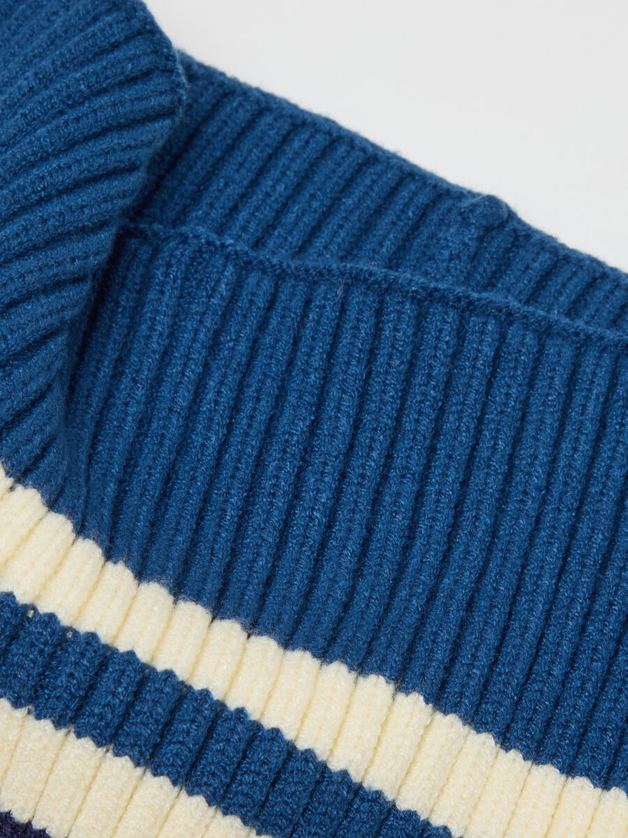Striped Blue Hat and Scarf Set for Children_1