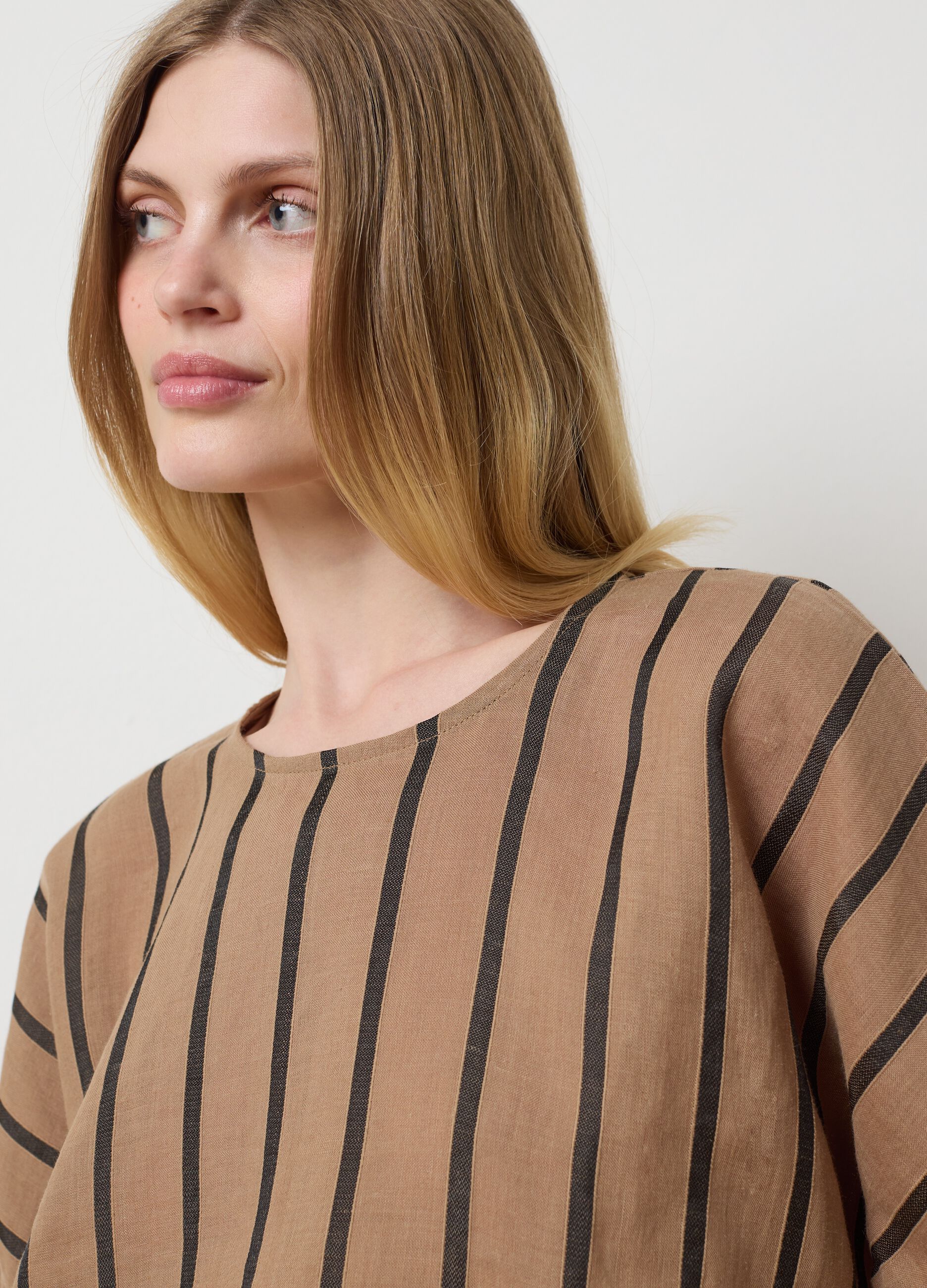 Blusa a righe marrone