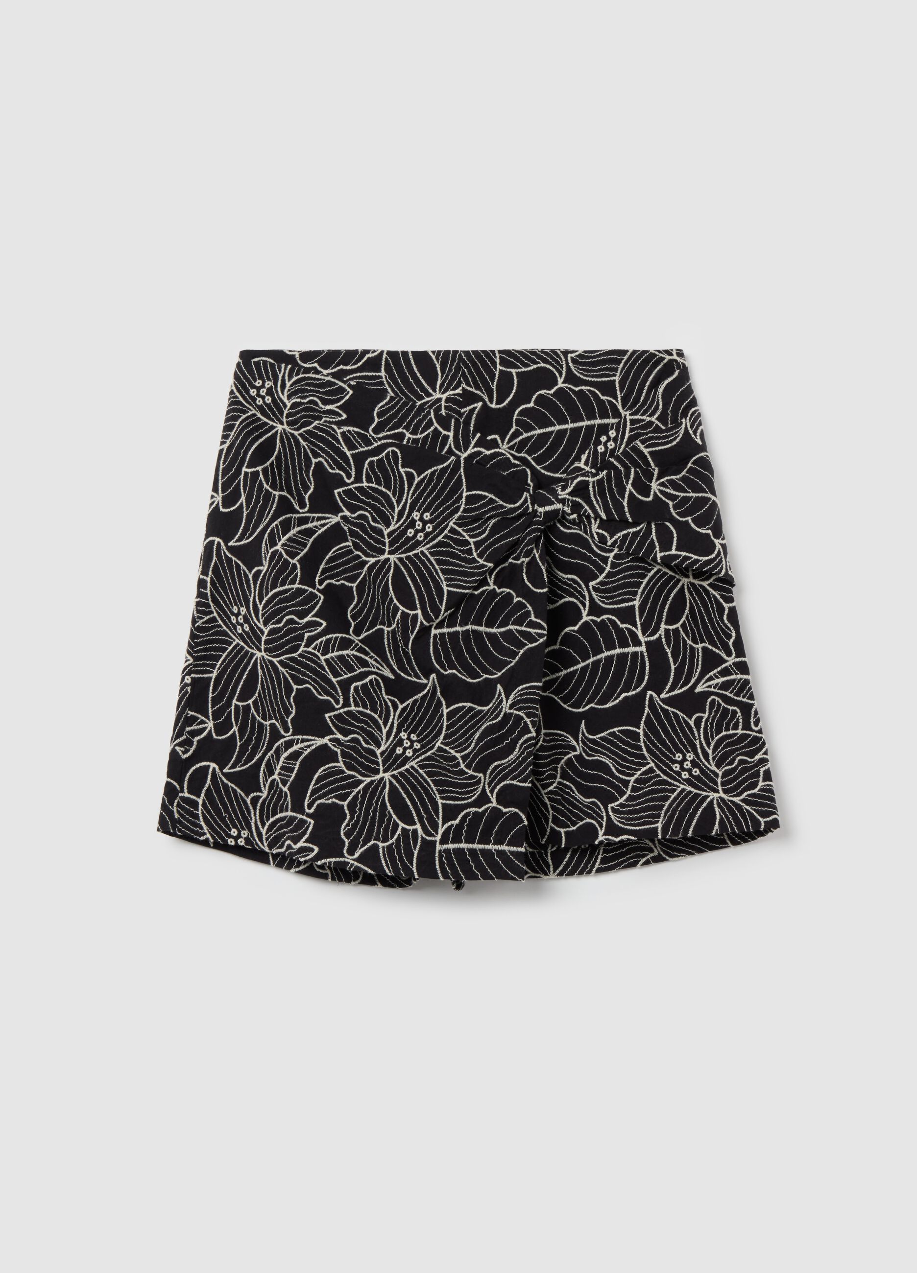 Skort with floral embroidery