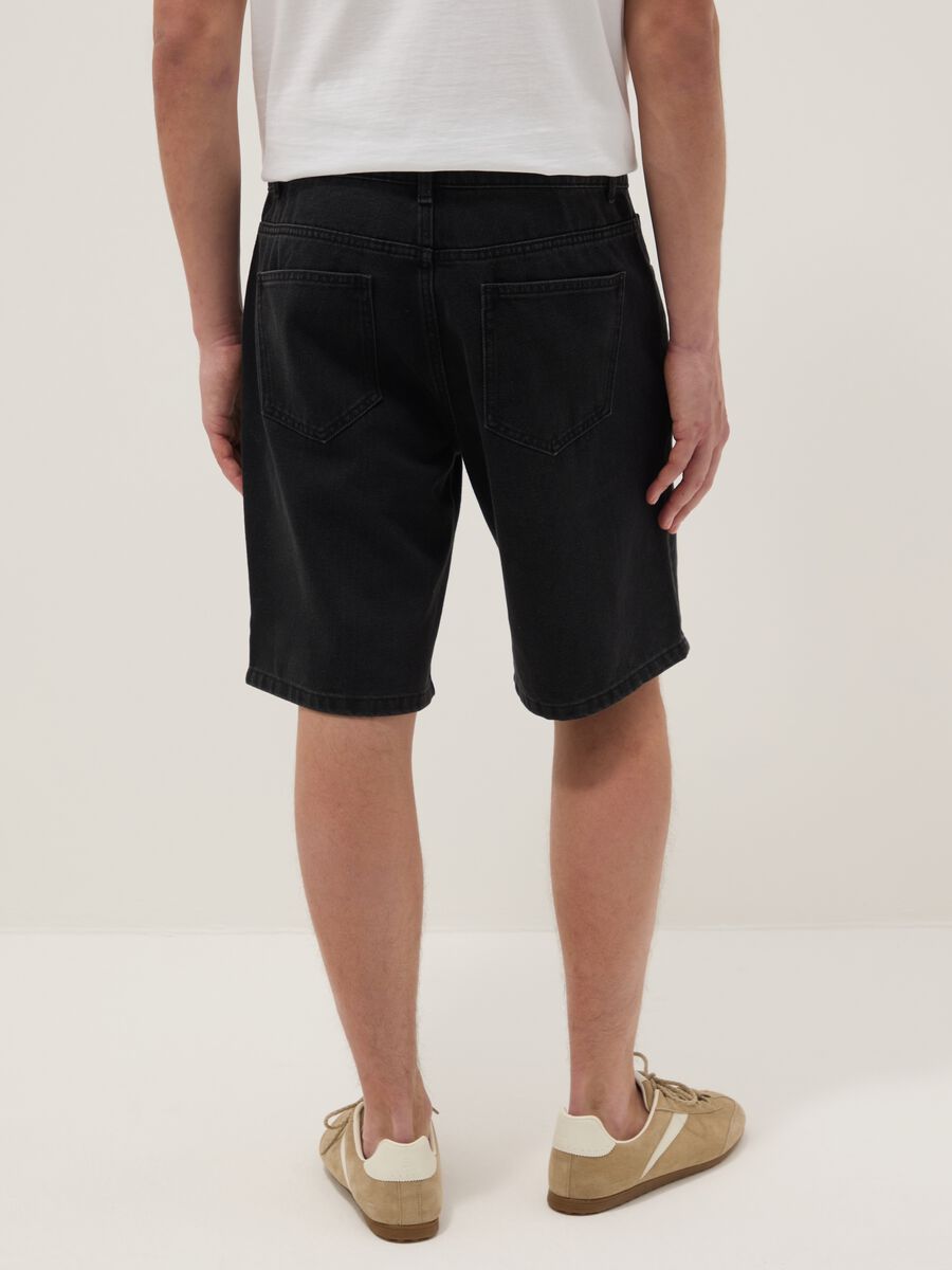 Black denim Bermuda shorts in cotton blend, regular fit_2