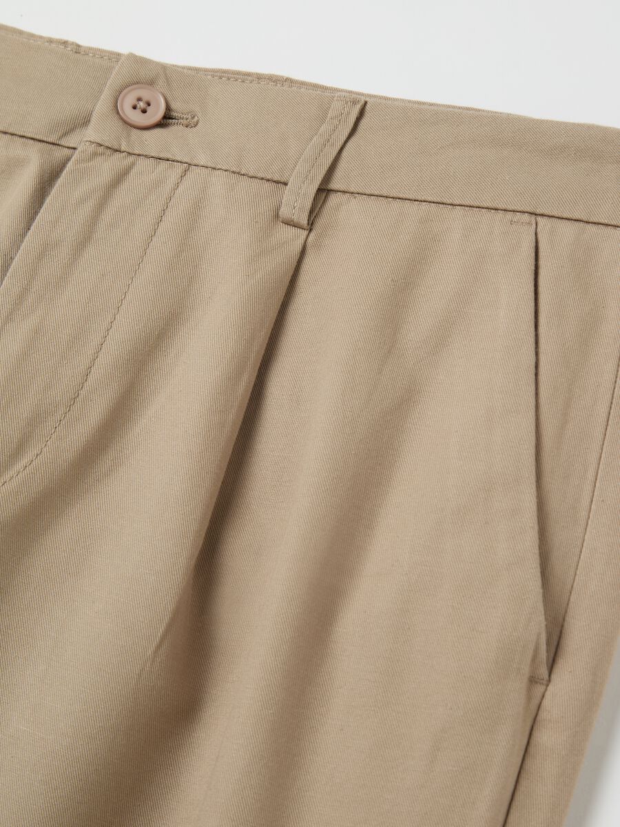 Cotton and linen chino trousers_5