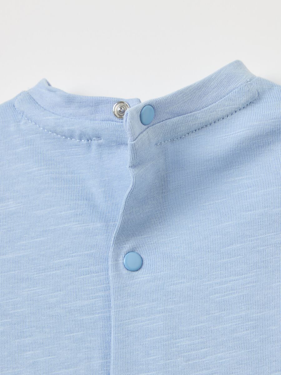 T-shirt a maniche lunghe con orsetto_3