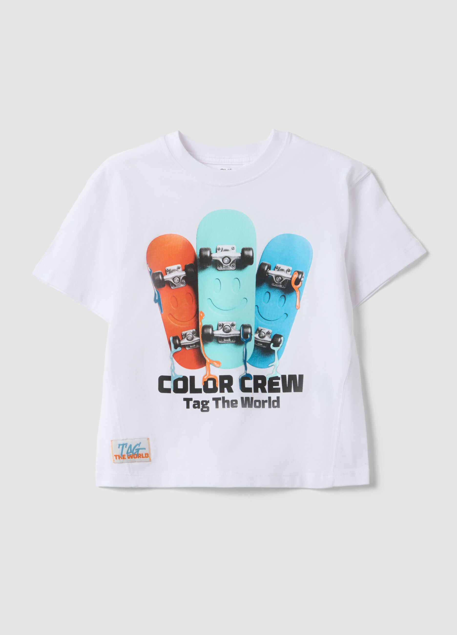 Boys' regular fit pure white cotton T-shirt with skateboard design