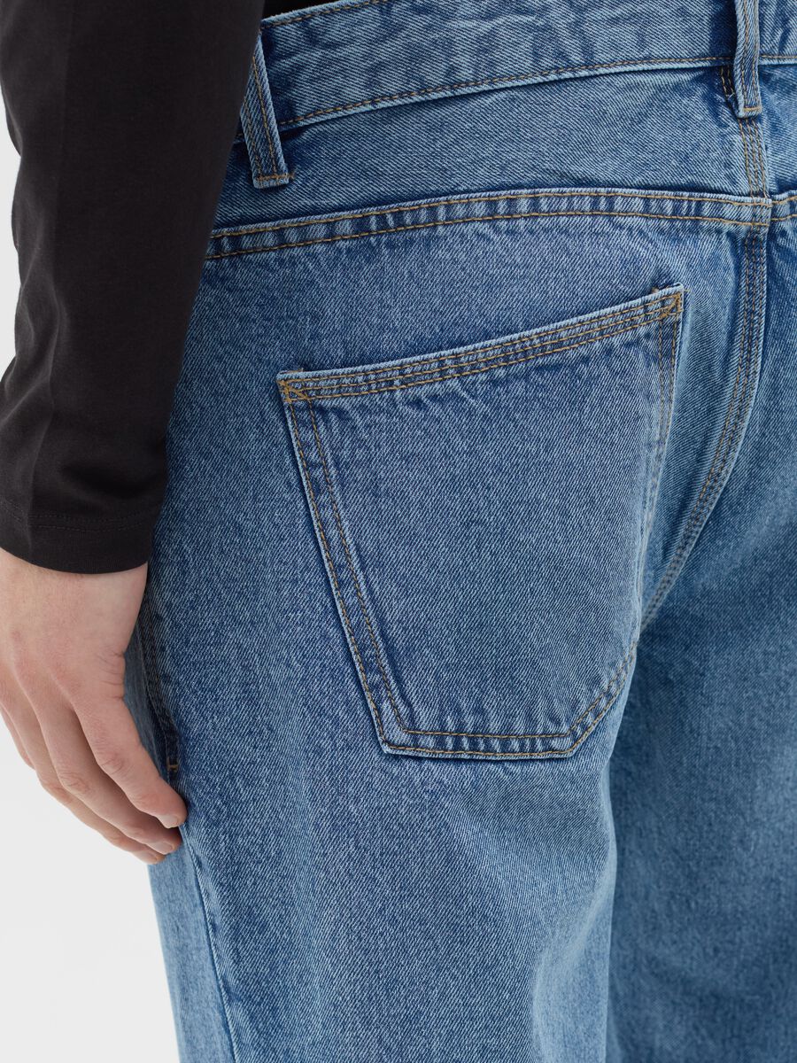 Slim-fit jeans with five pockets_2