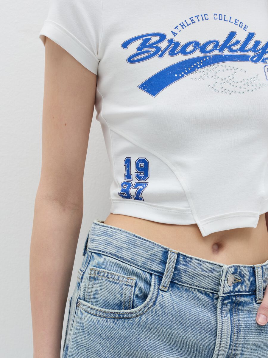 T-shirt with printed lettering_2