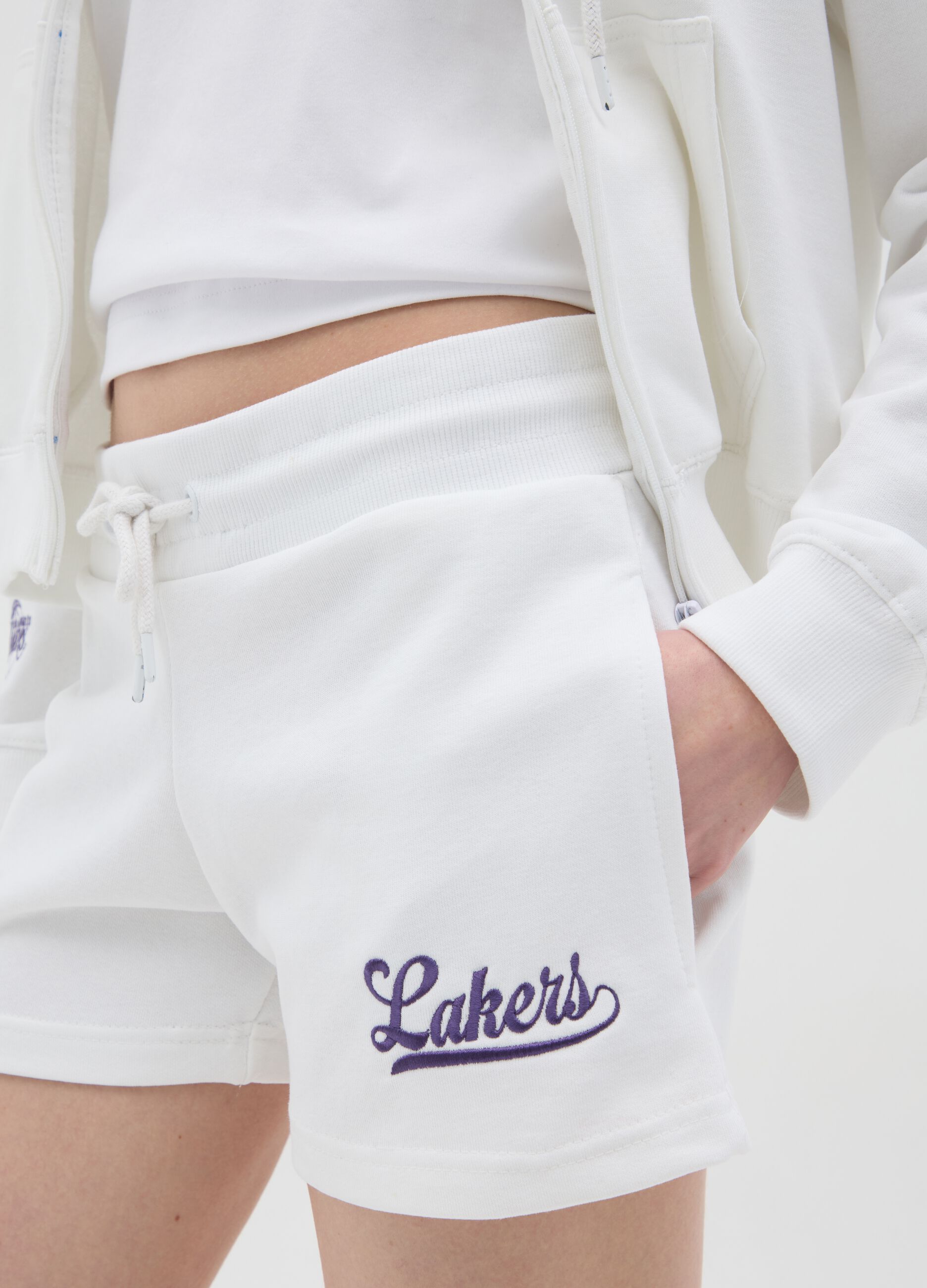 White shorts with embroidery and NBA Los Angeles Lakers print