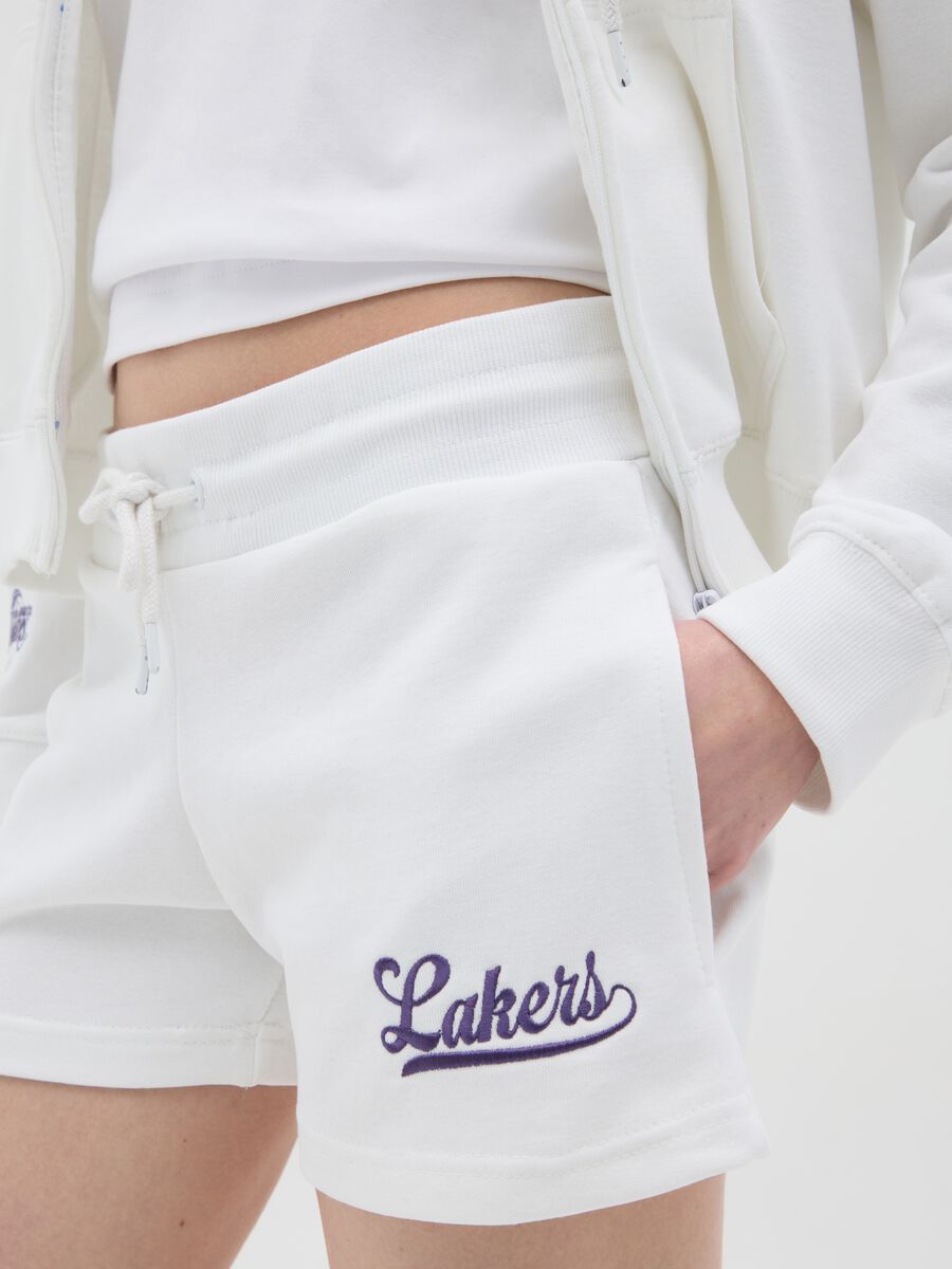 White shorts with embroidery and NBA Los Angeles Lakers print_2