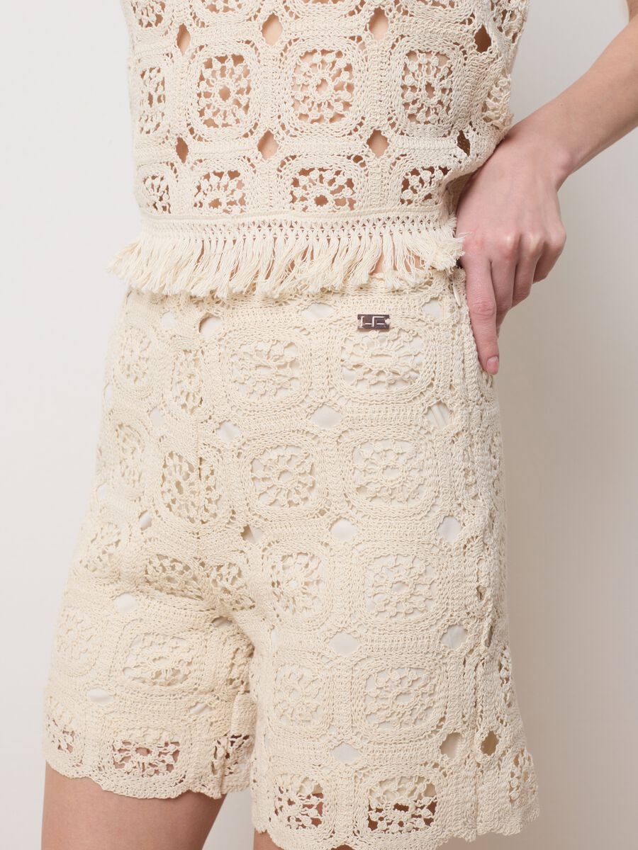 Beige crochet shorts_3