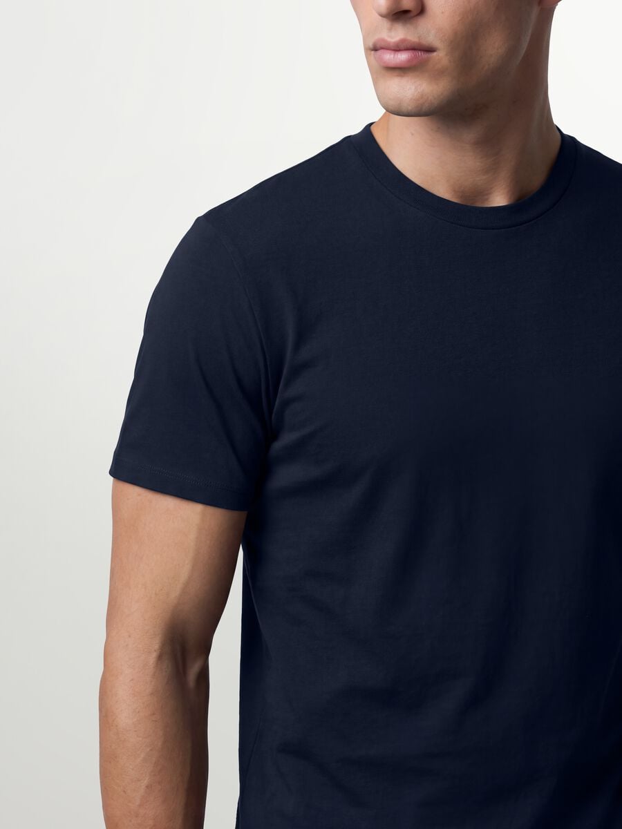 T-shirt blu in cotone organico a maniche corte slim fit_2