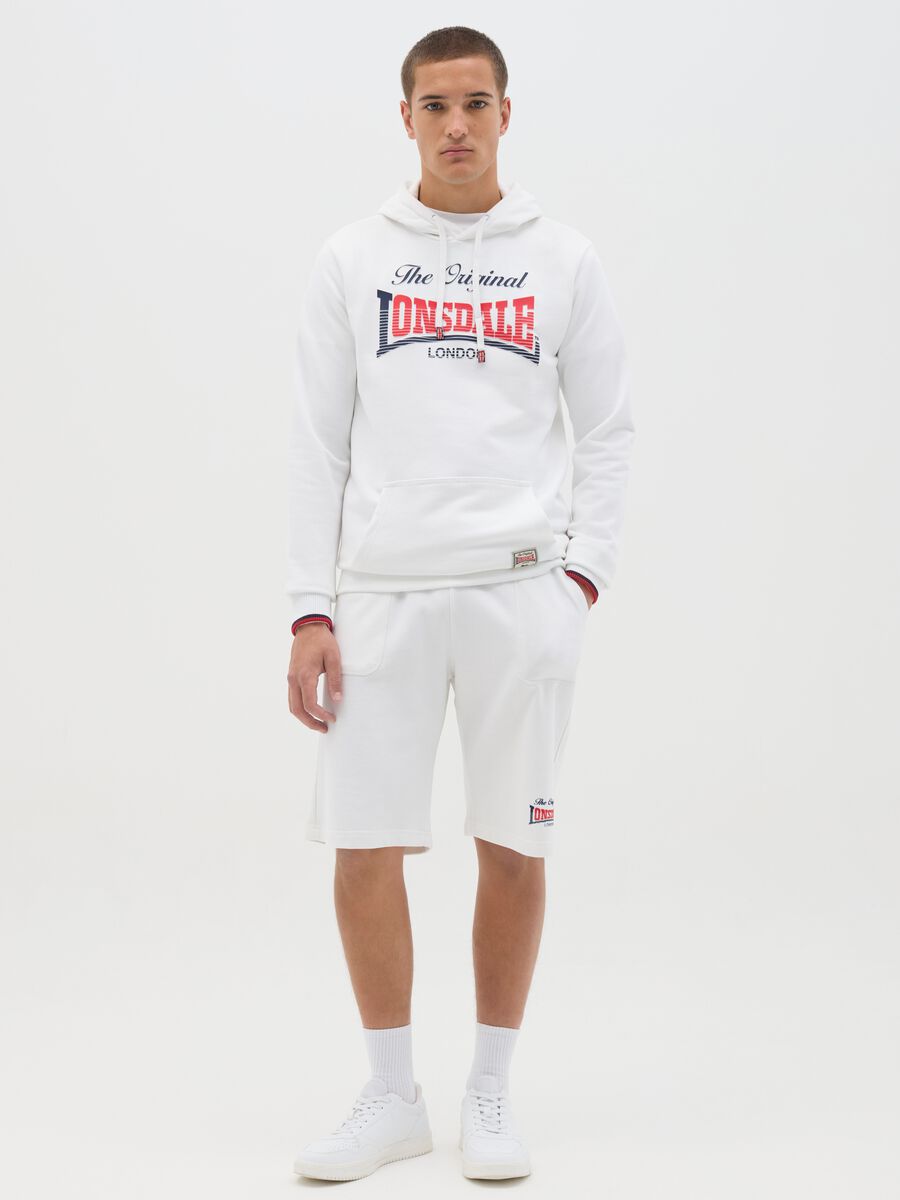 White Bermuda joggers with logo print_0