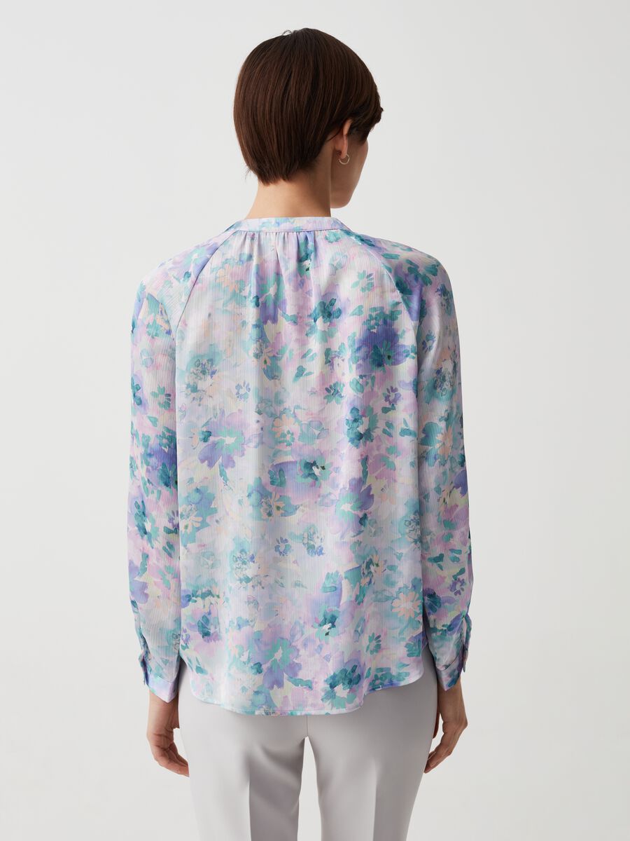 Crêpe blouse with jacquard floral design_2