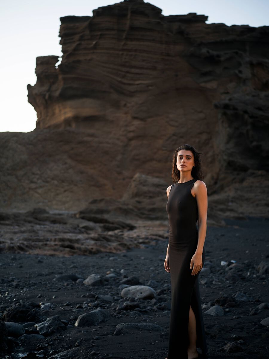 Backless Long Black Dress_0