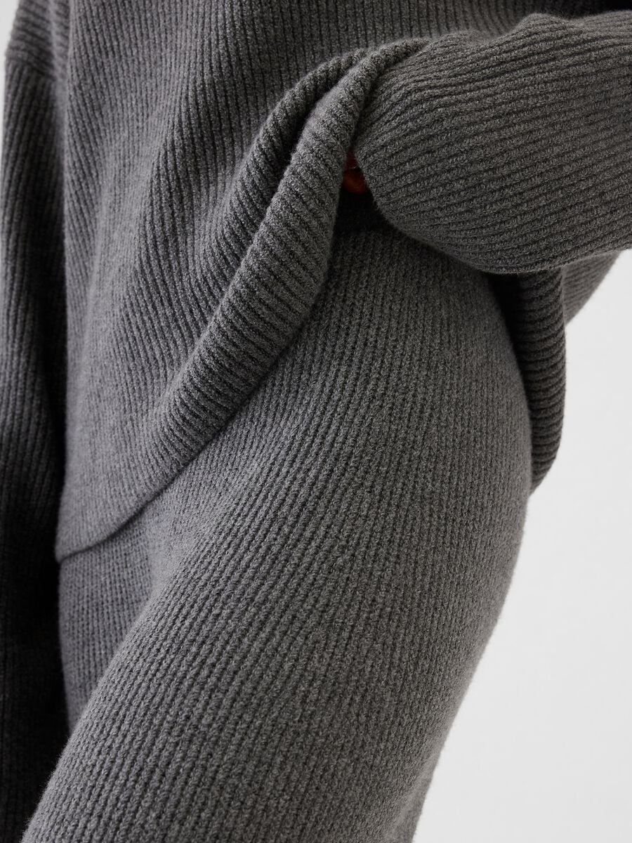 Pantalone a gamba larga a coste inglesi_3