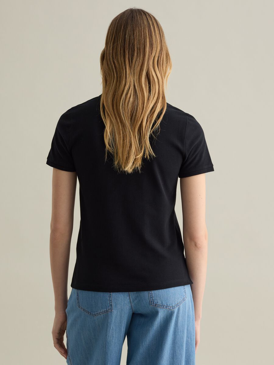 Black short-sleeved polo shirt in piquet_3