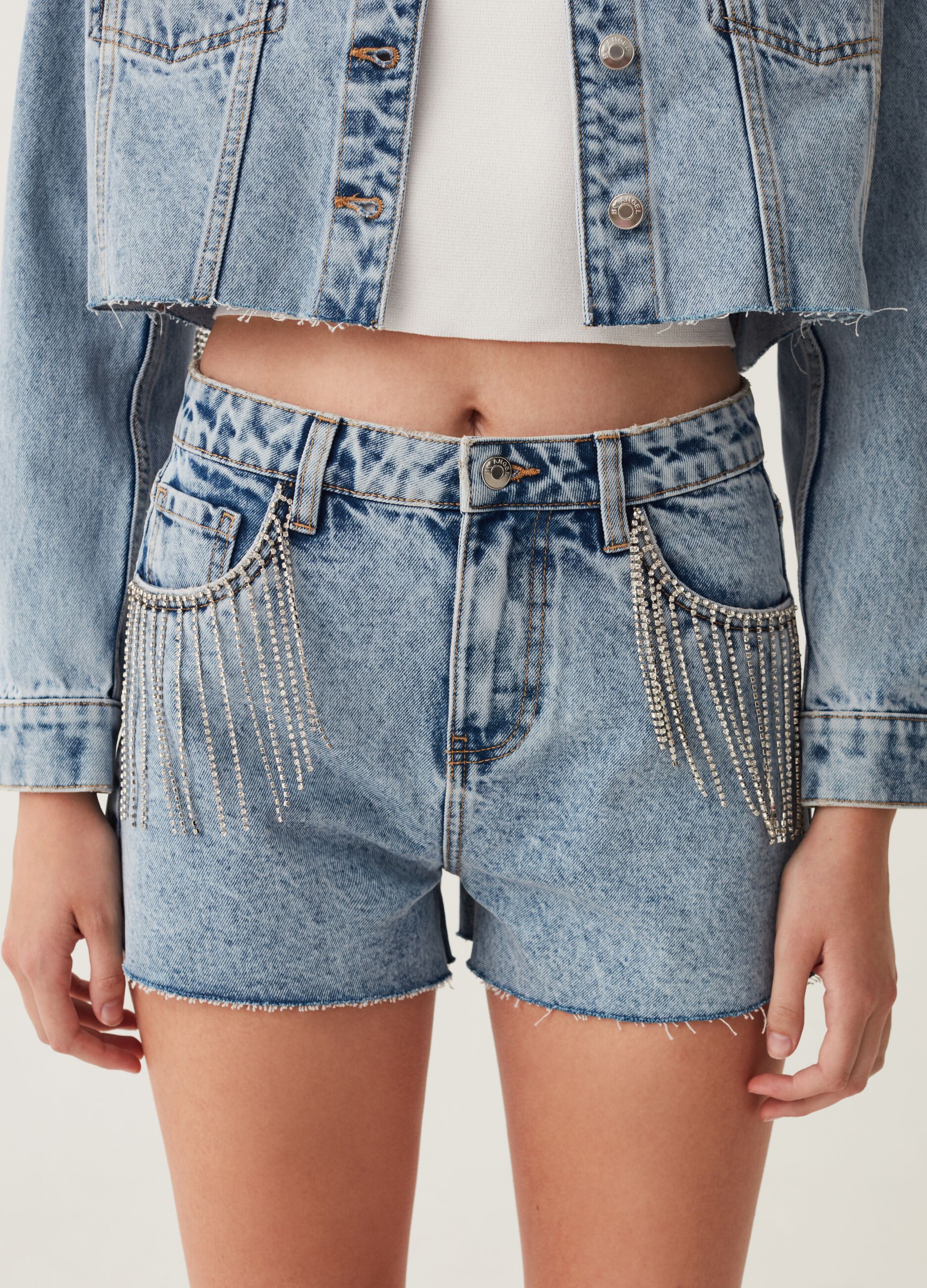 Shorts in denim con frange in strass_1