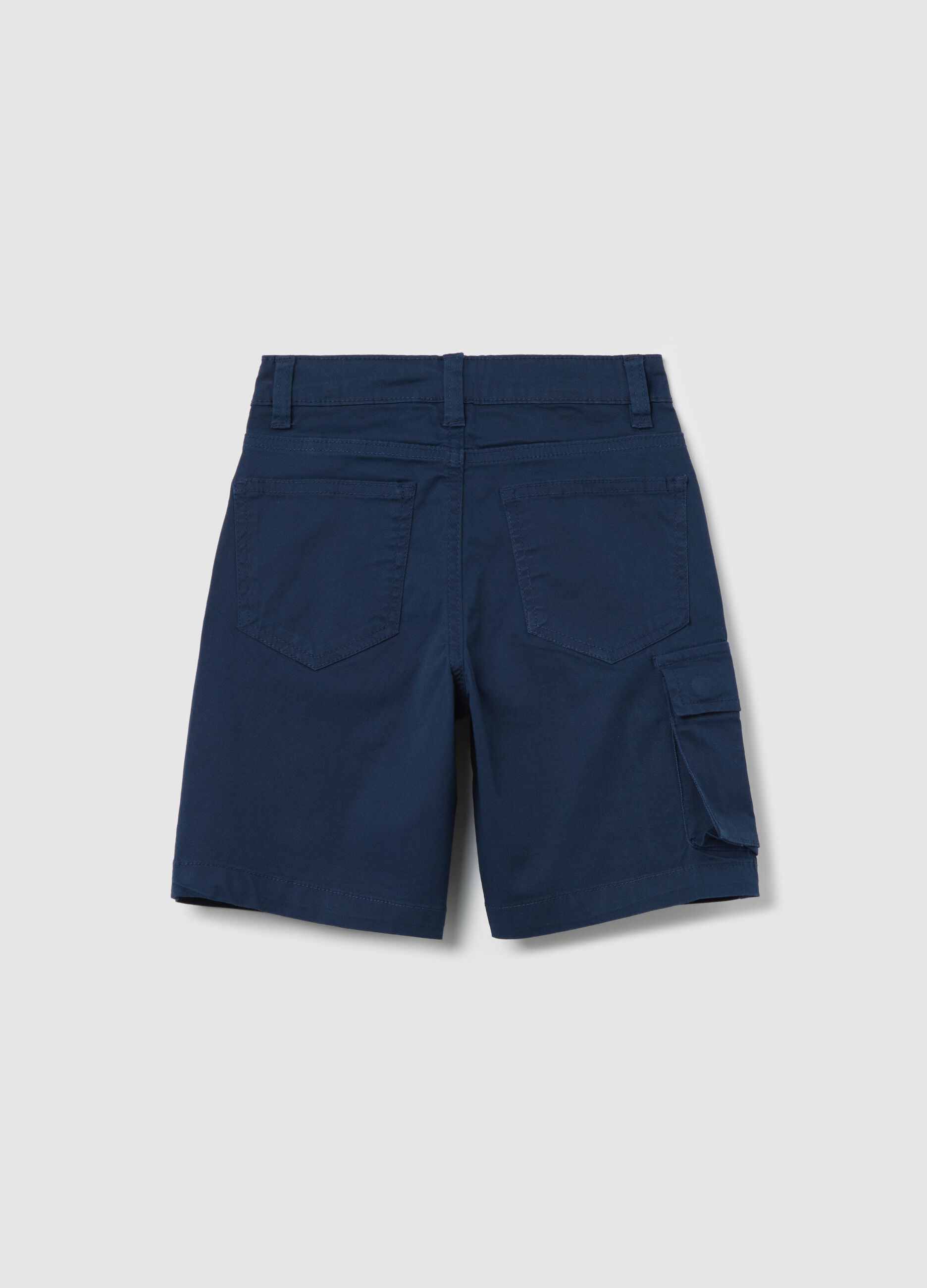 Blue cargo Bermuda shorts in stretch cotton