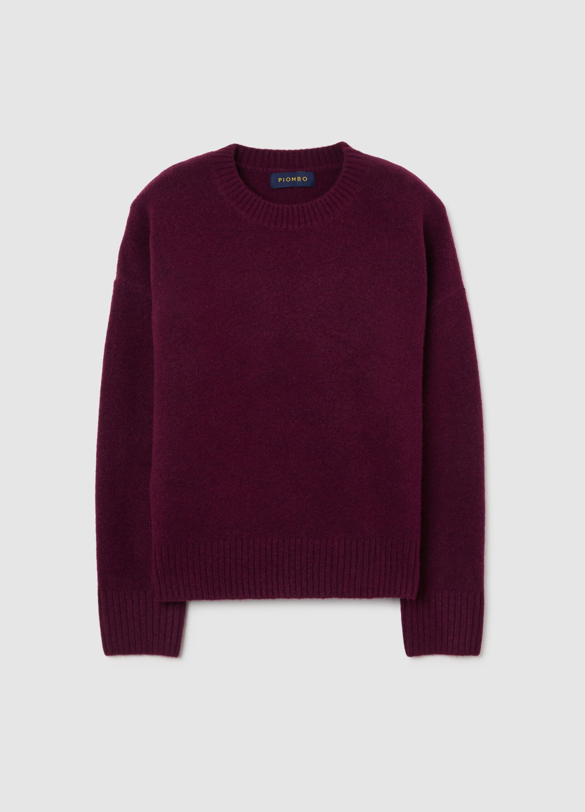 Red regular fit pullover with round neckline