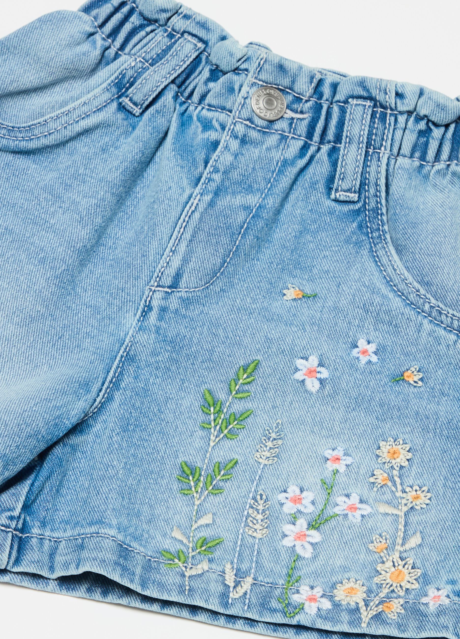Denim shorts with flower embroidery