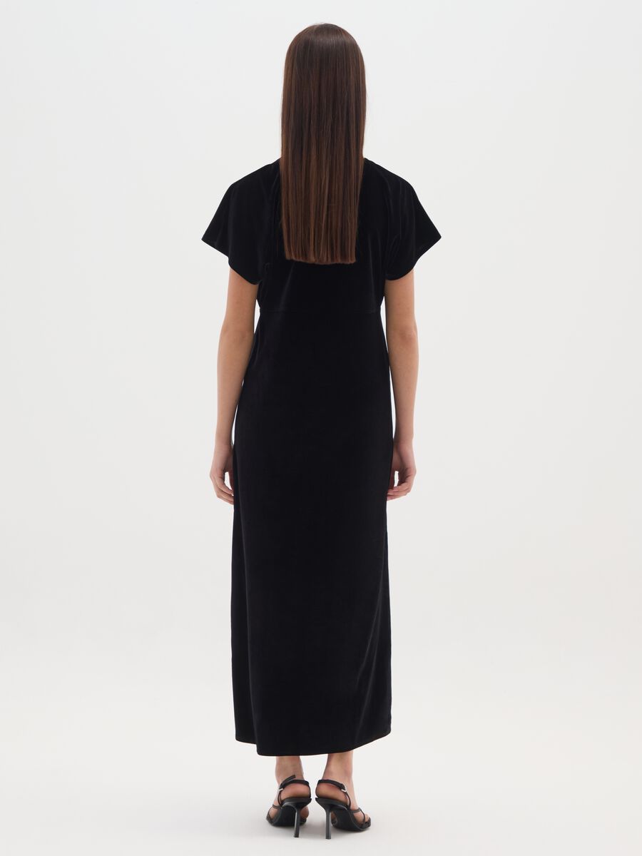 Vestito lungo nero con scollo deep V e maniche lunghe regular fit_2