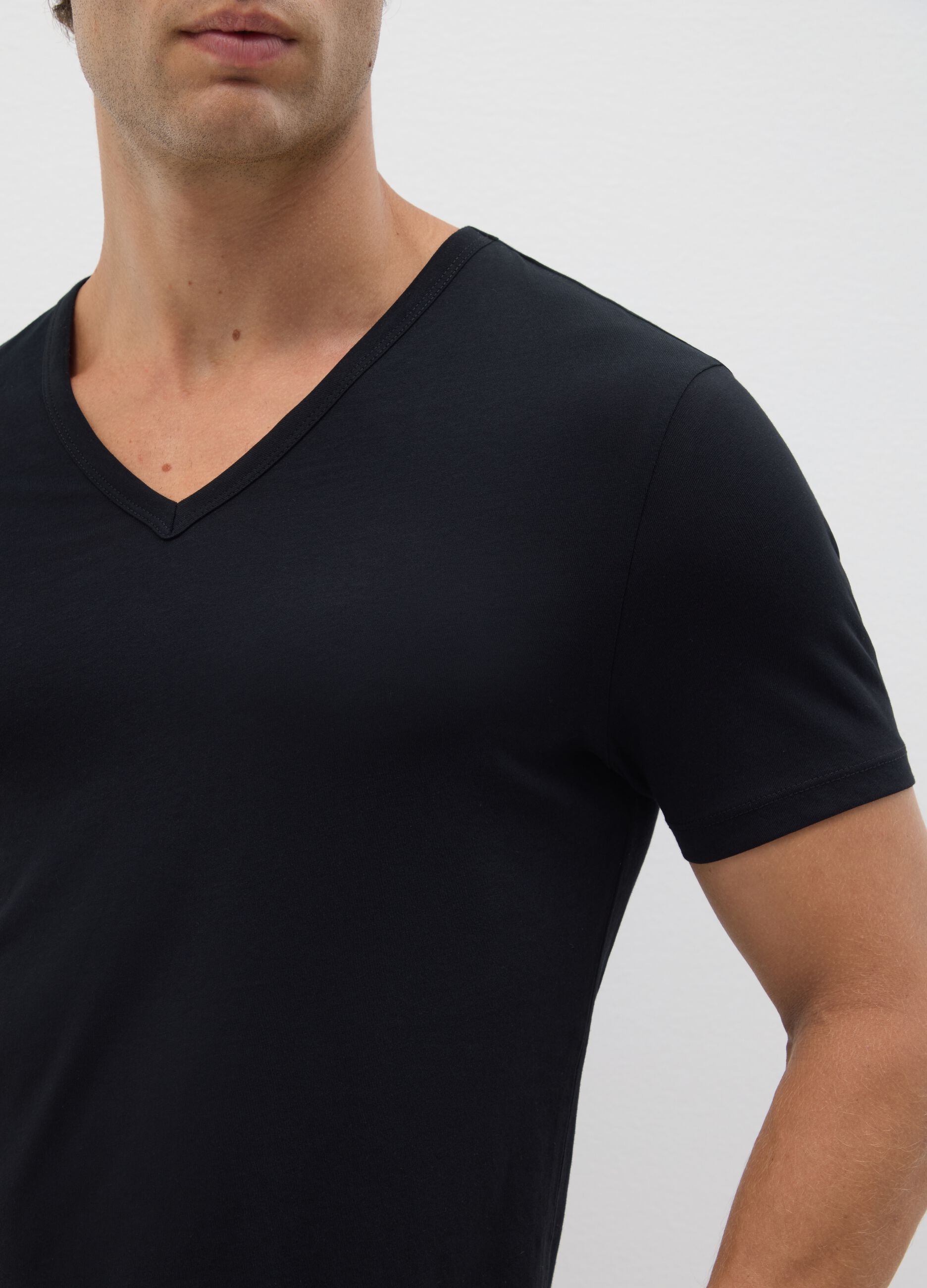Men's black pure cotton V-neck T-shirts 2-pack, regular fit