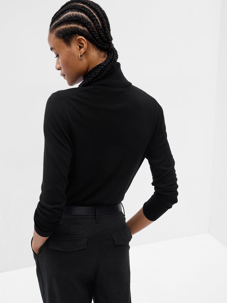 Pullover in lana merino con collo alto_1