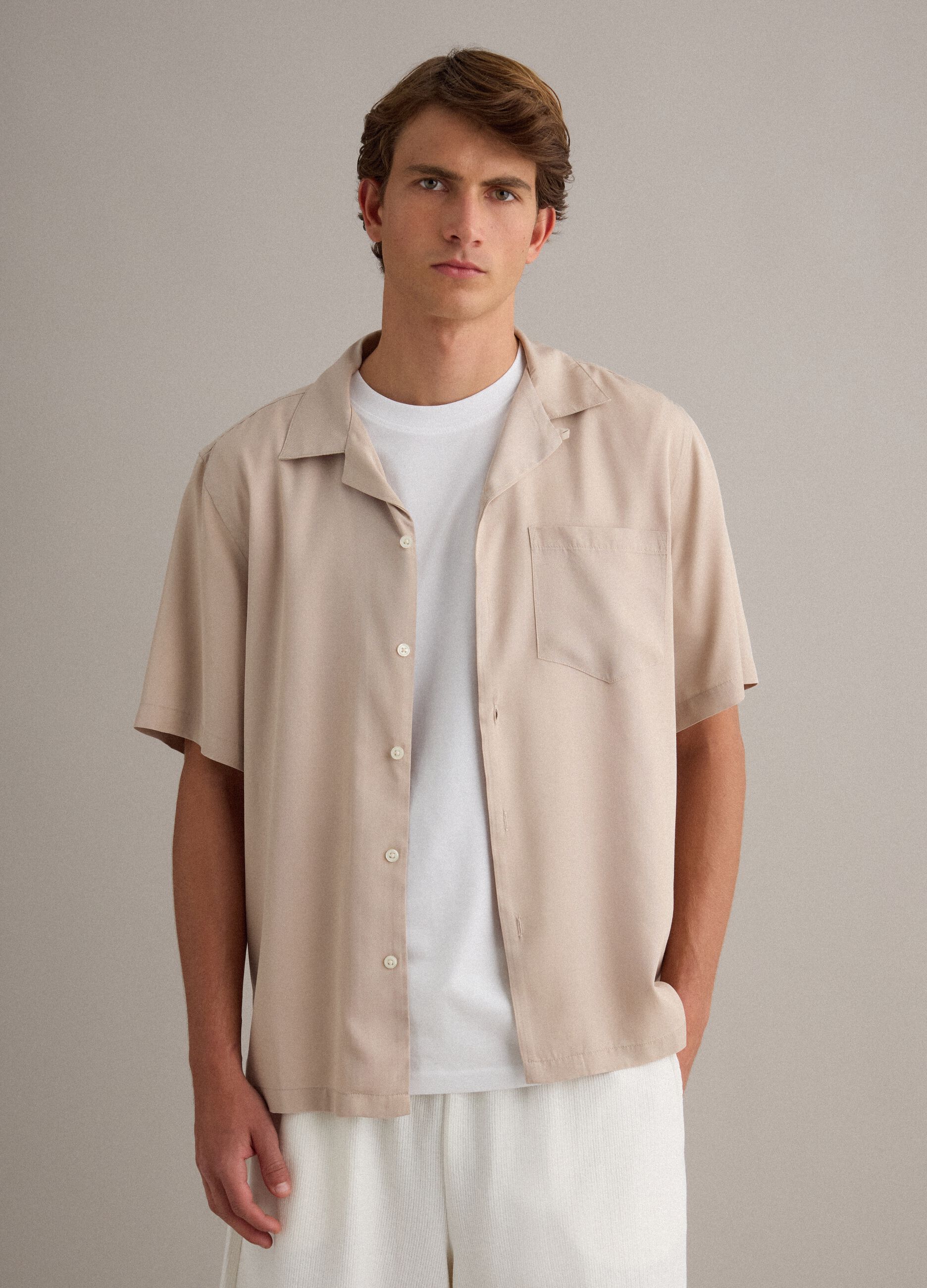 Beige pure-viscose shirt with bowling collar