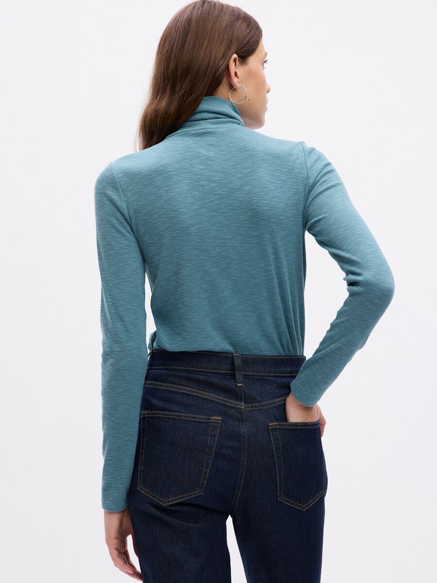 T-shirt a costine sottili con collo alto_1