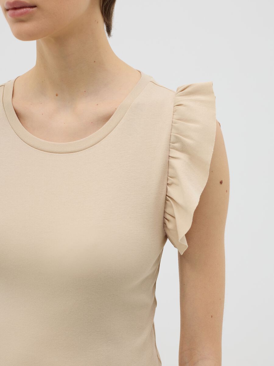 Beige cotton tee with ruched sleeves_2