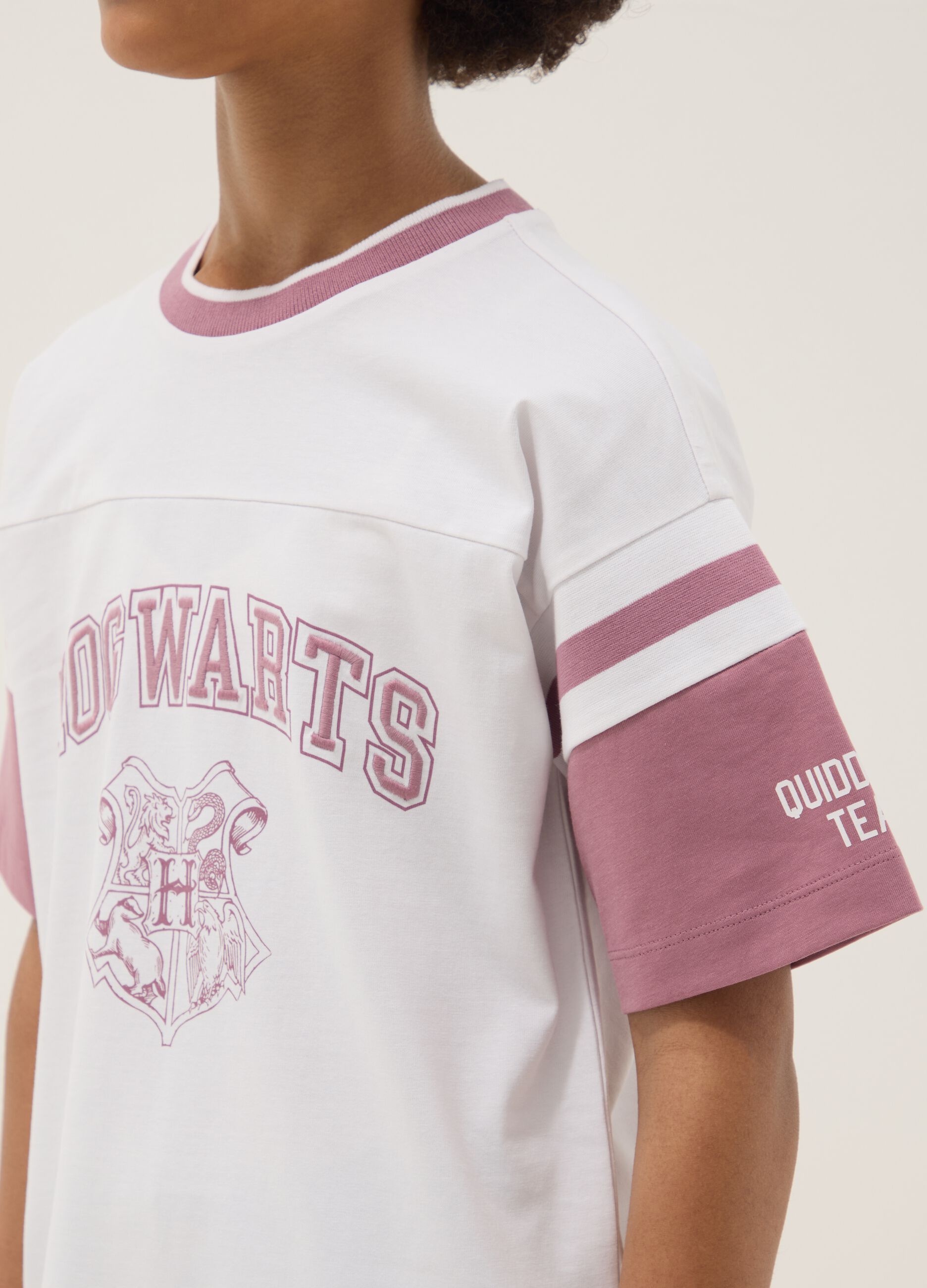 White pure cotton T-shirt with print and short sleeves