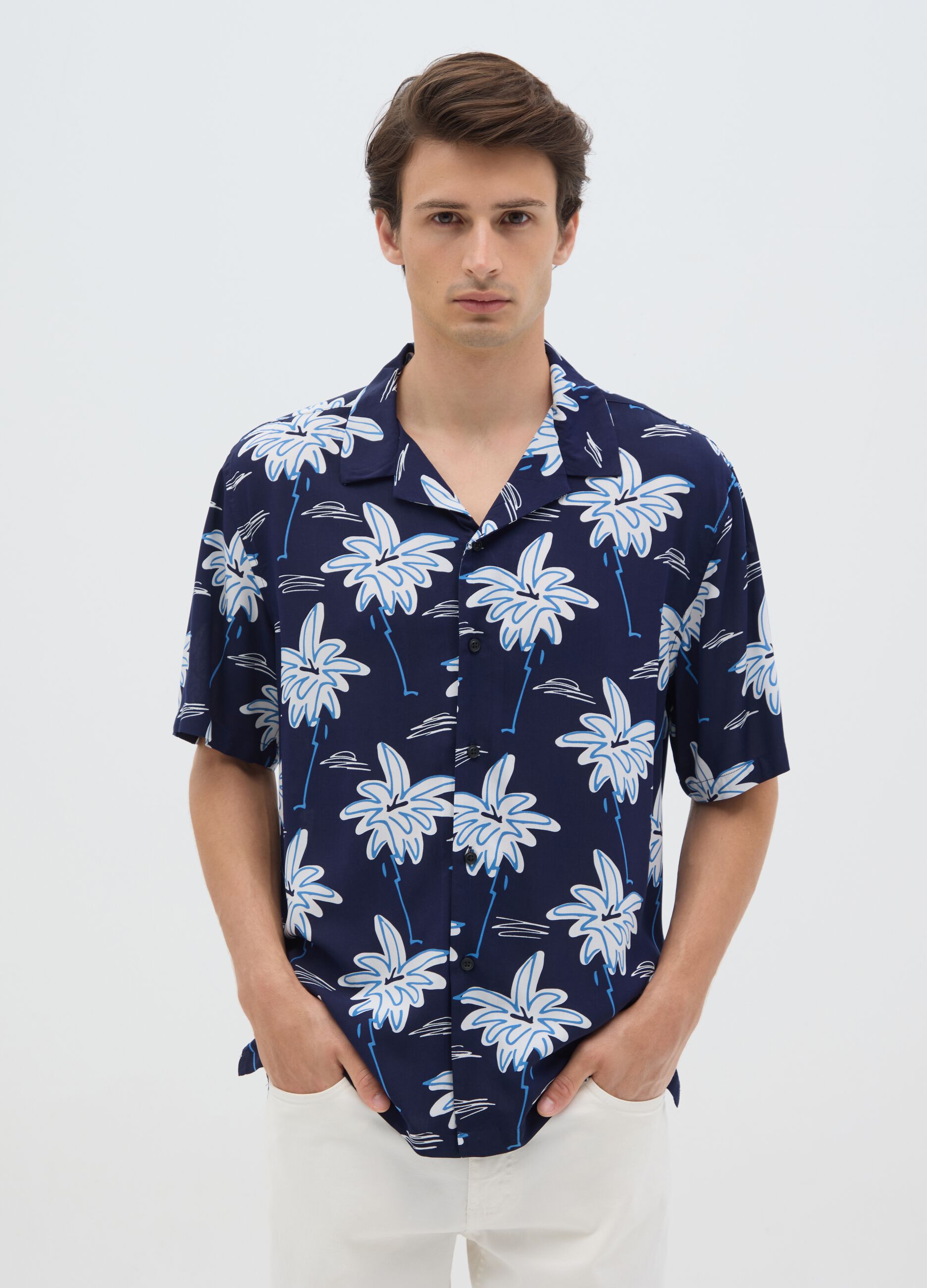 Men's multicolour over-fit shirt in pure viscose with pattern