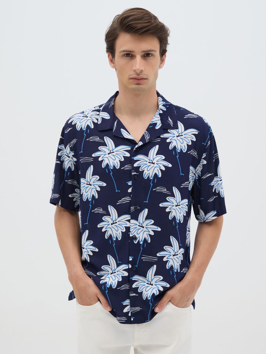 Men's multicolour over-fit shirt in pure viscose with pattern_0