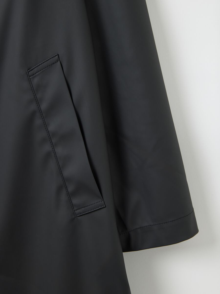 Black lightweight waterproof jacket regular fit_6
