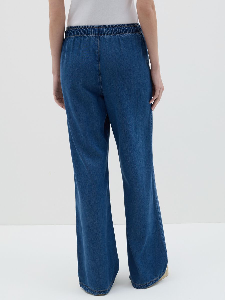 Blue relaxed-fit fluid trousers with denim effect_3
