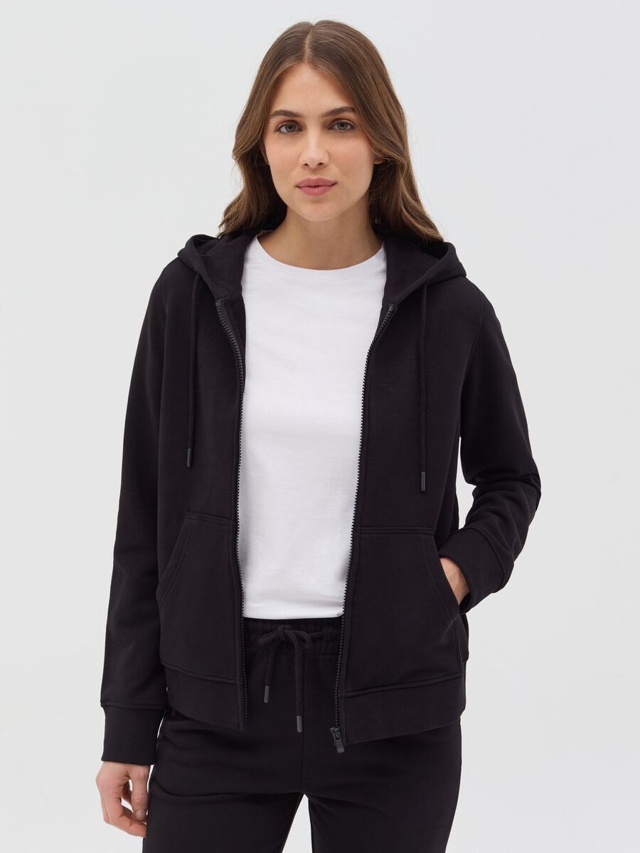 Essential full-zip sweatshirt with hood_0