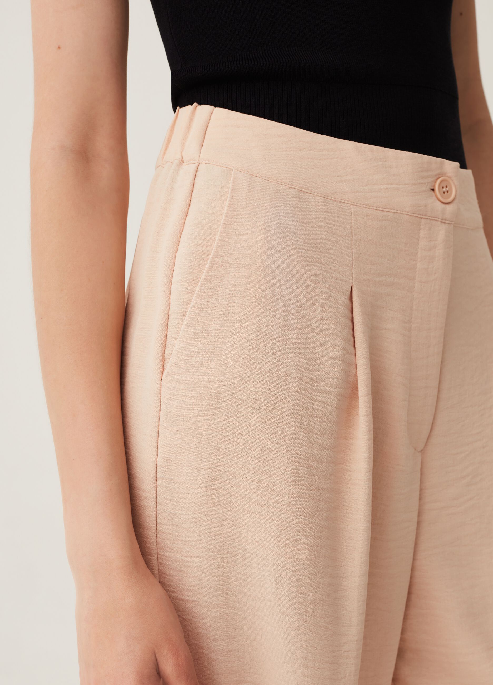 Pantalone a sigaretta in tessuto fluido_3
