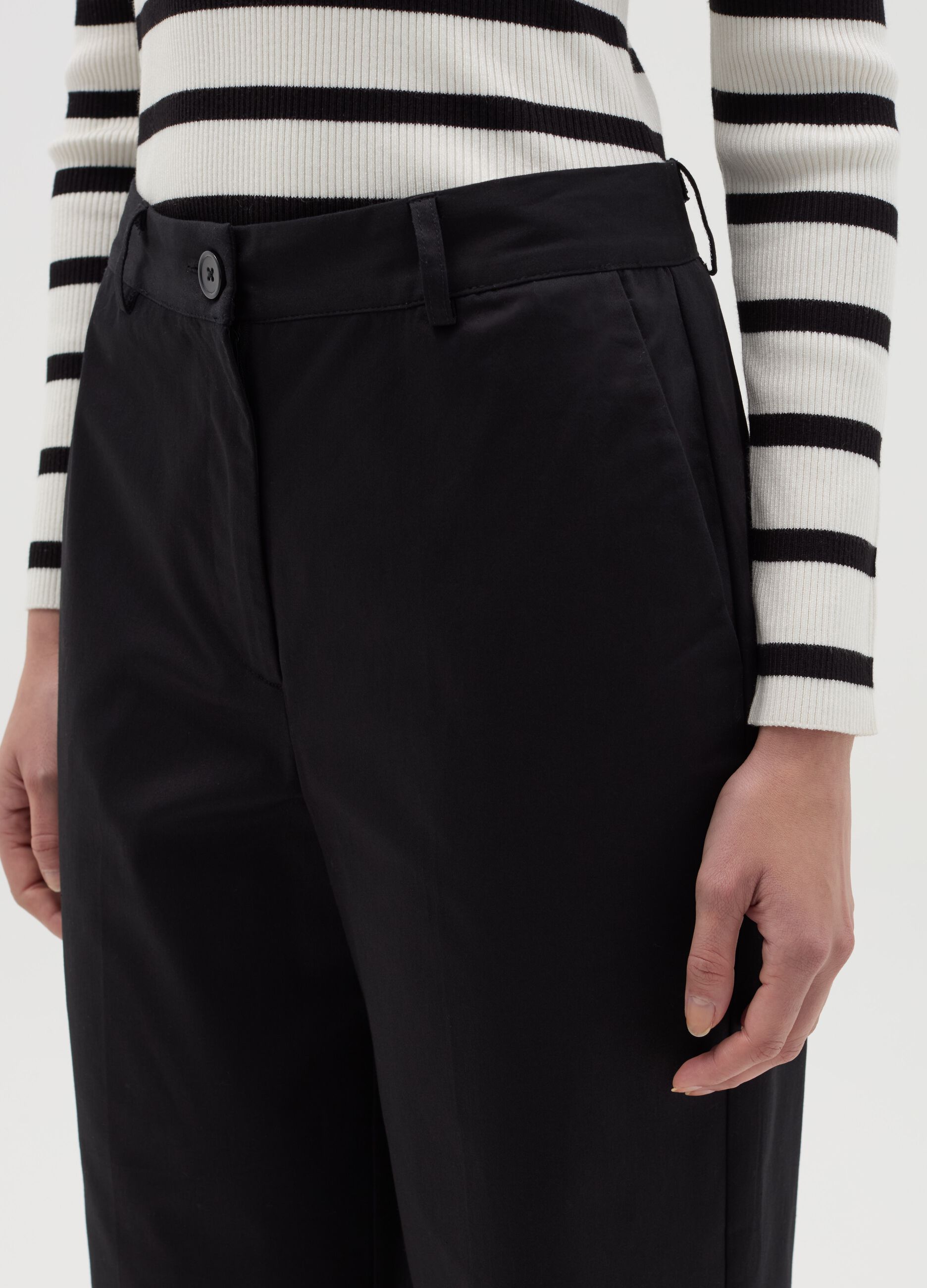 Pantaloni chino a gamba larga