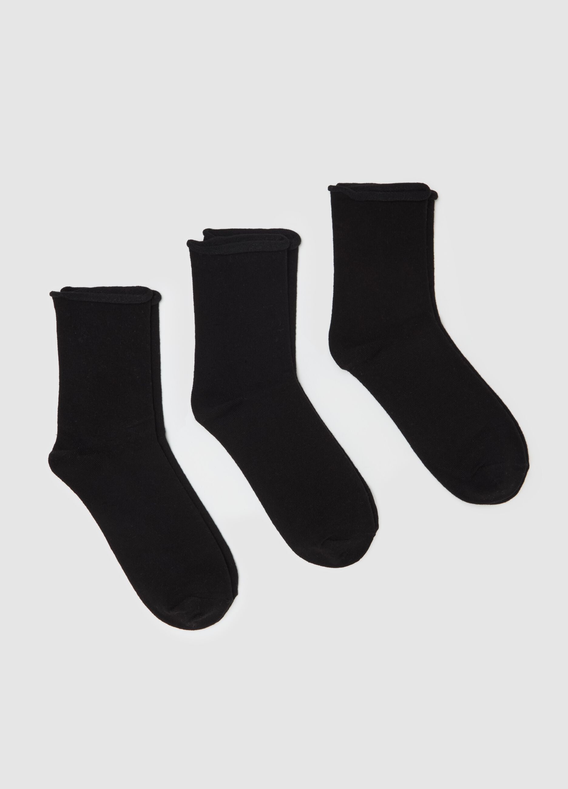 Three-pair pack short socks with rolled edging