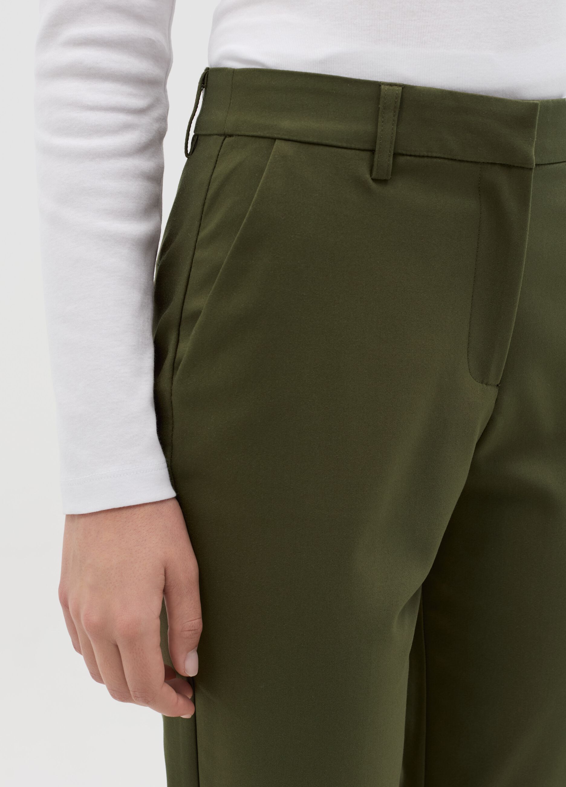Pantaloni chino con tasche 