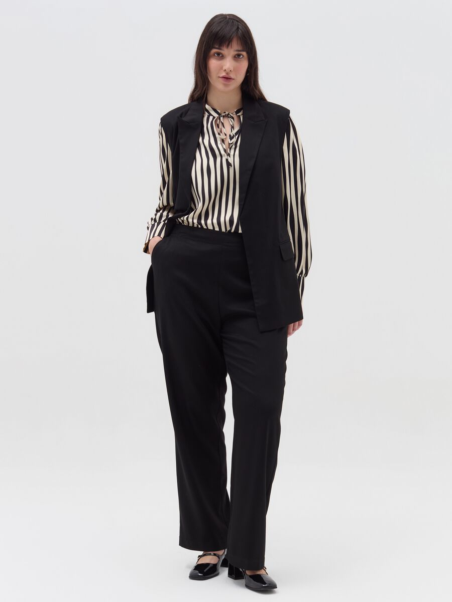 Curvy long gilet with belt_1
