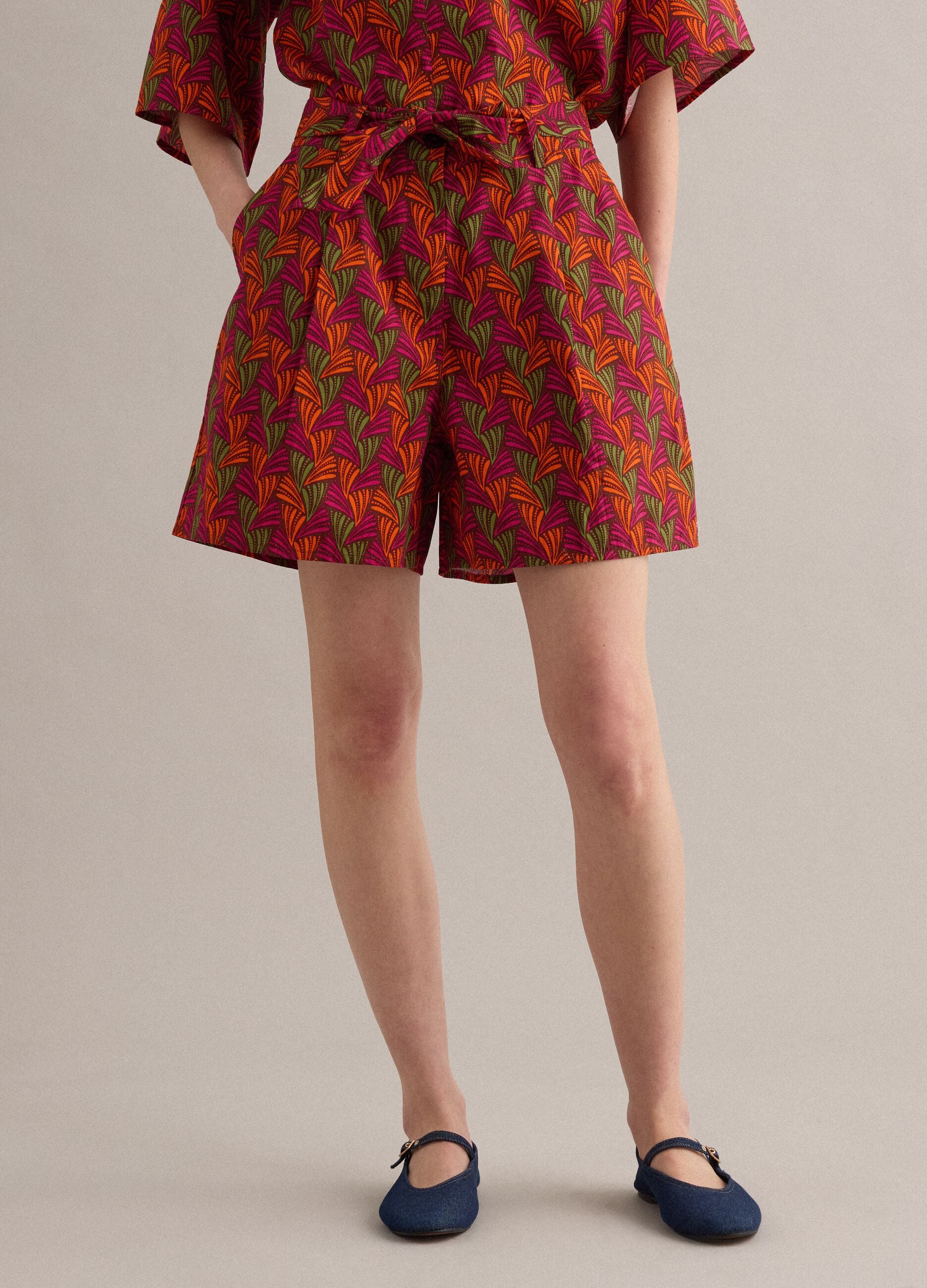 Shorts rossi in puro cotone con stampa