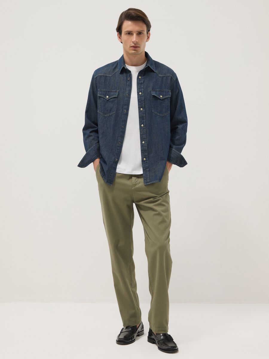 Green pure cotton carrot-fit chino trousers_0