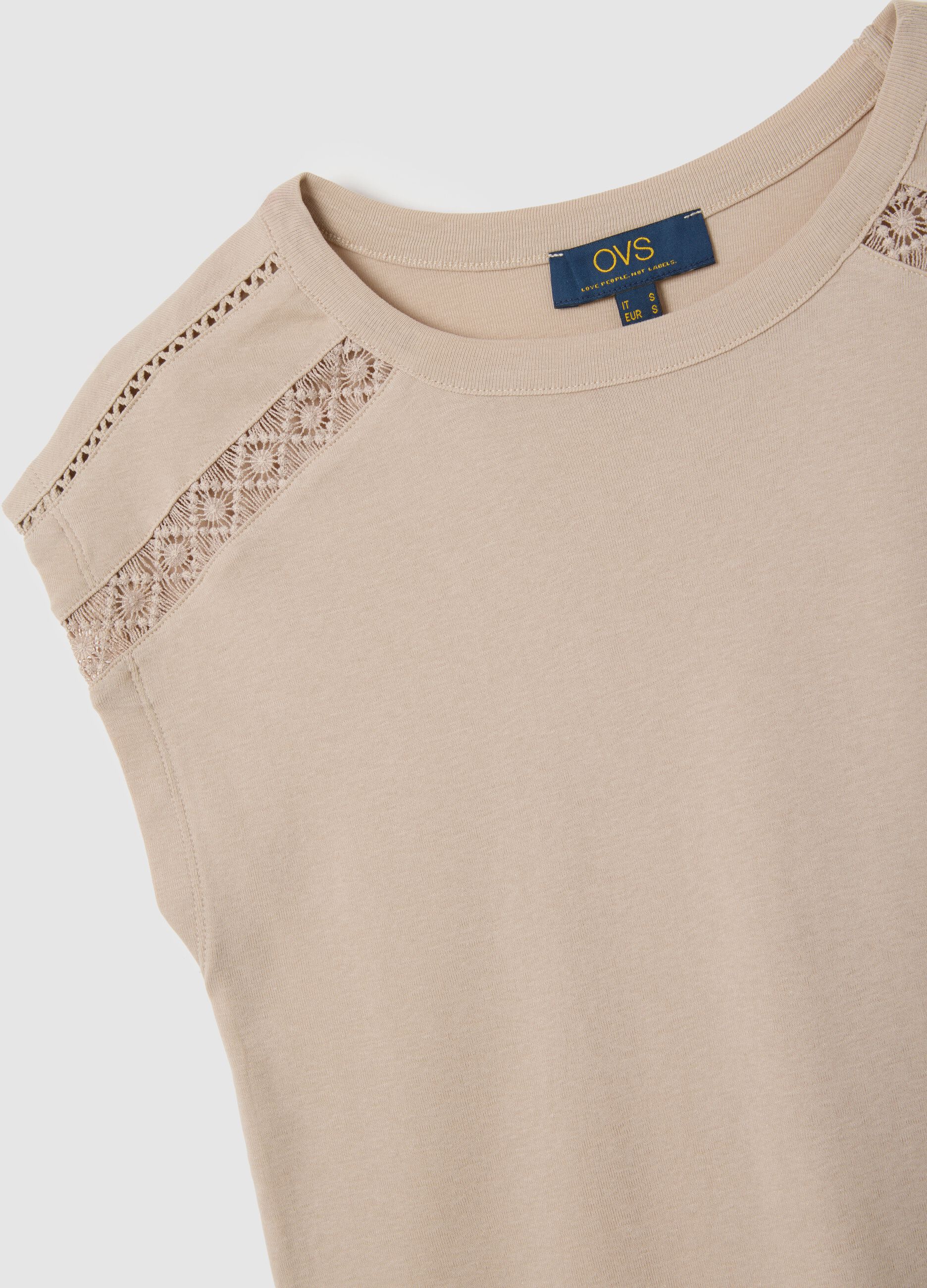 Women's beige pure cotton regular fit T-shirt with lace