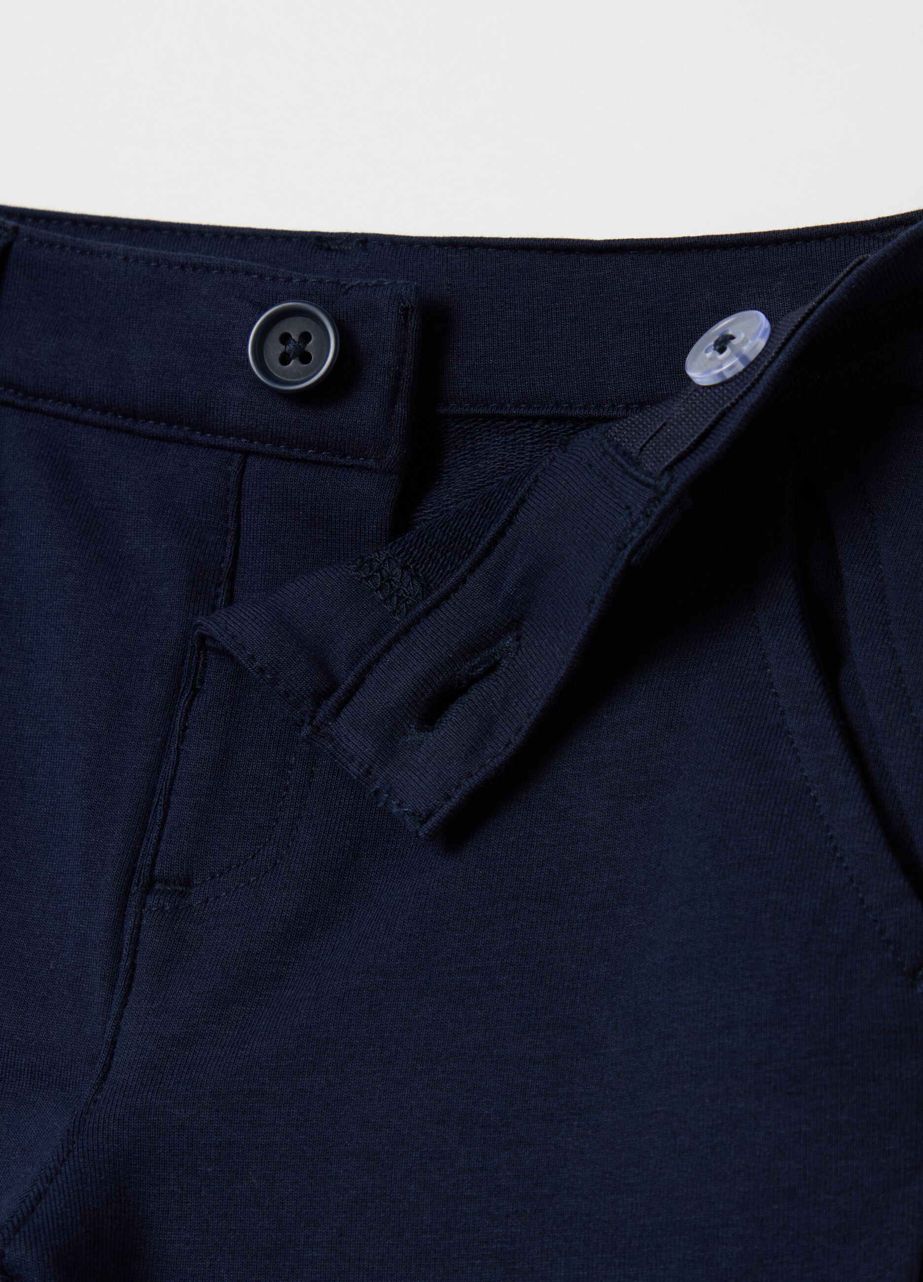Pantaloni chino slim fit con tasche 