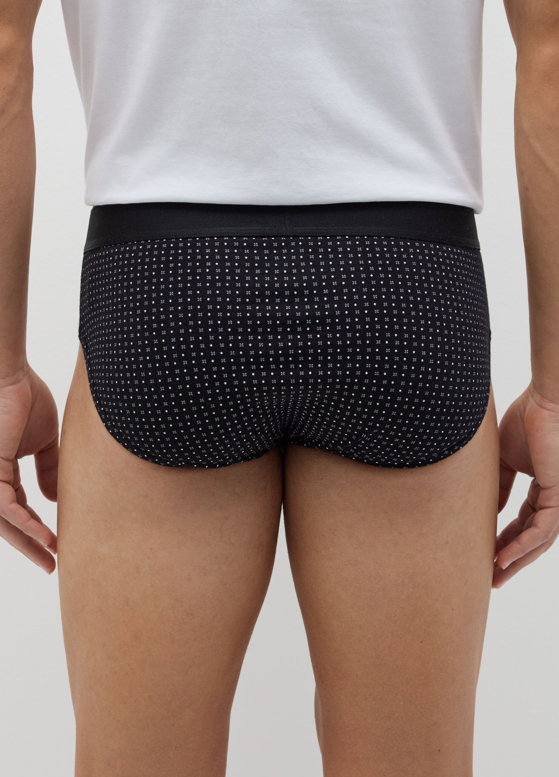Three-pair pack briefs in stretch cotton with micro pattern