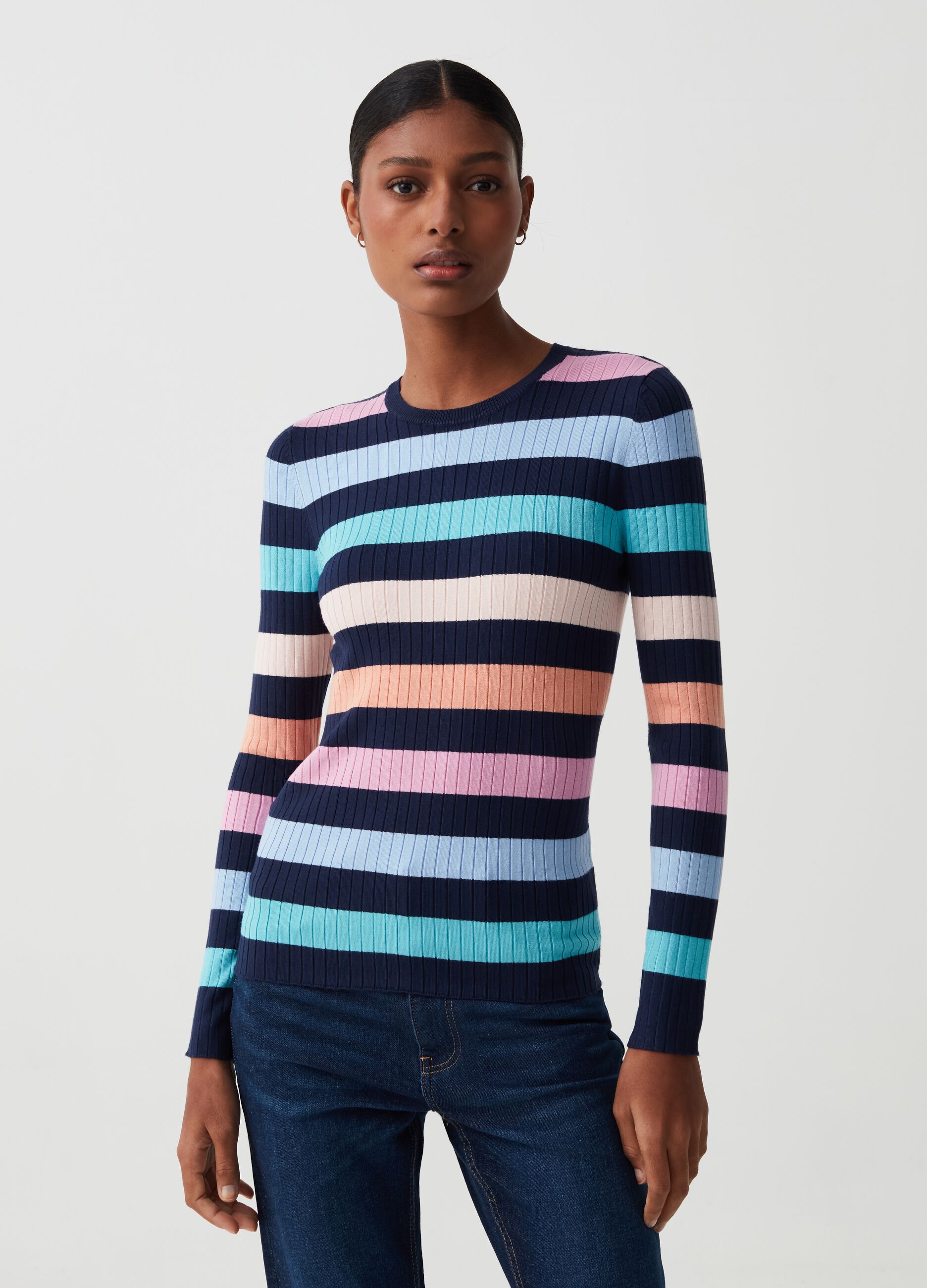 Flat ribbed top with striped pattern