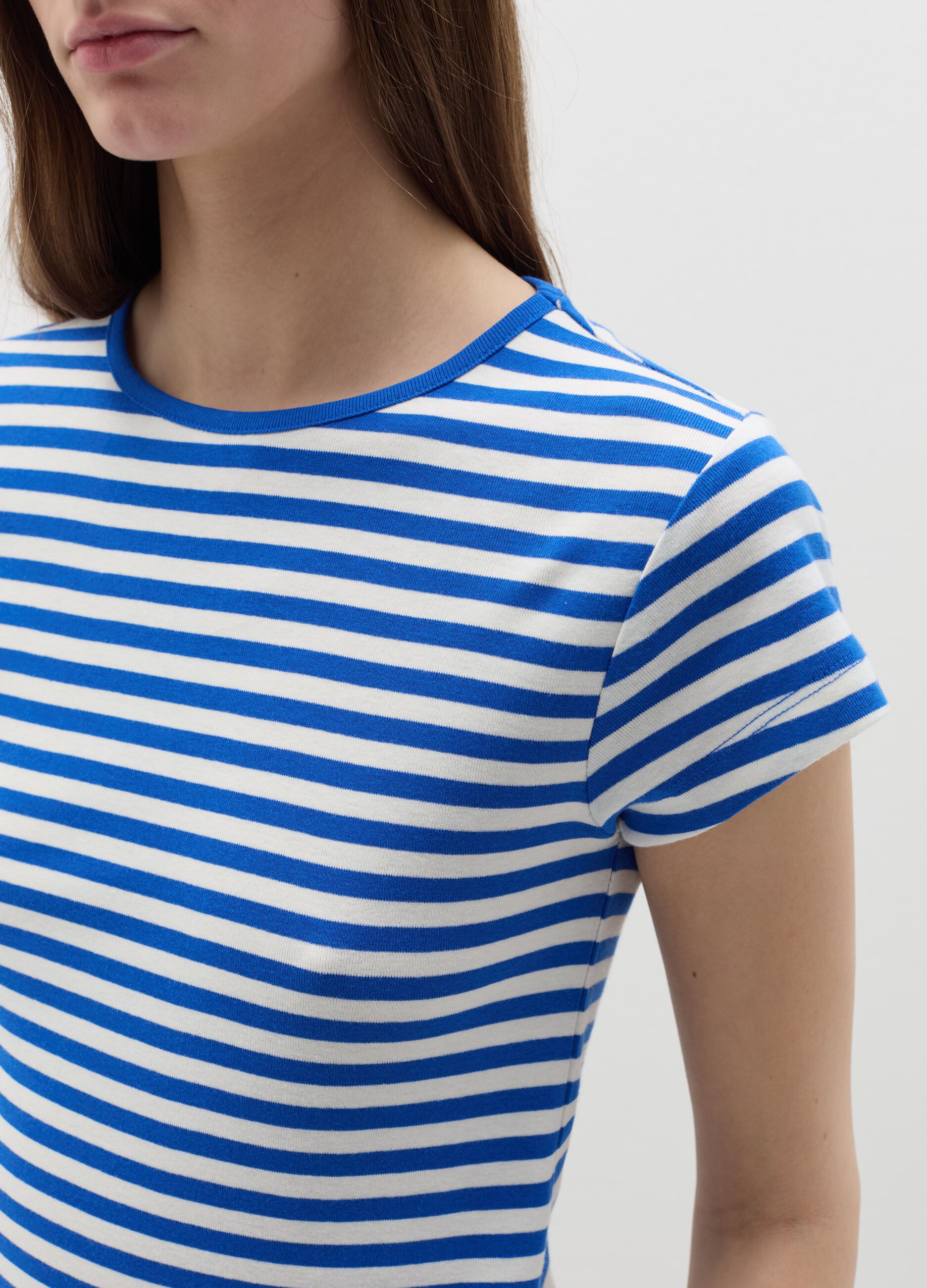 Cotton T-shirt with round neck