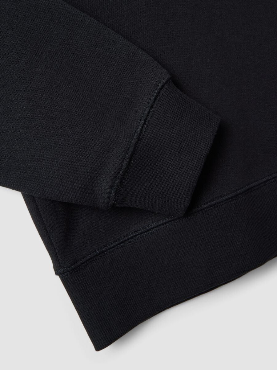 Black crew-neck sweatshirt in pure organic cotton_2