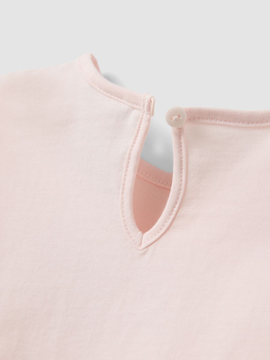 Maglietta rosa in misto cotone organico e viscosa con animaletti per bimba_3