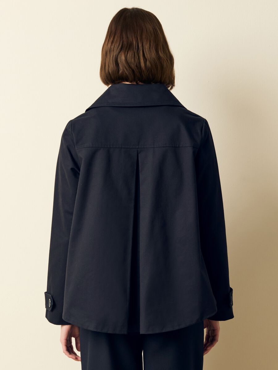 Short double-breasted trench coat_3